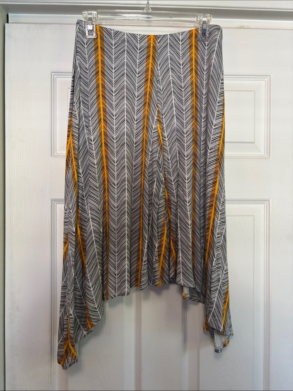 Asymmetrical skirt